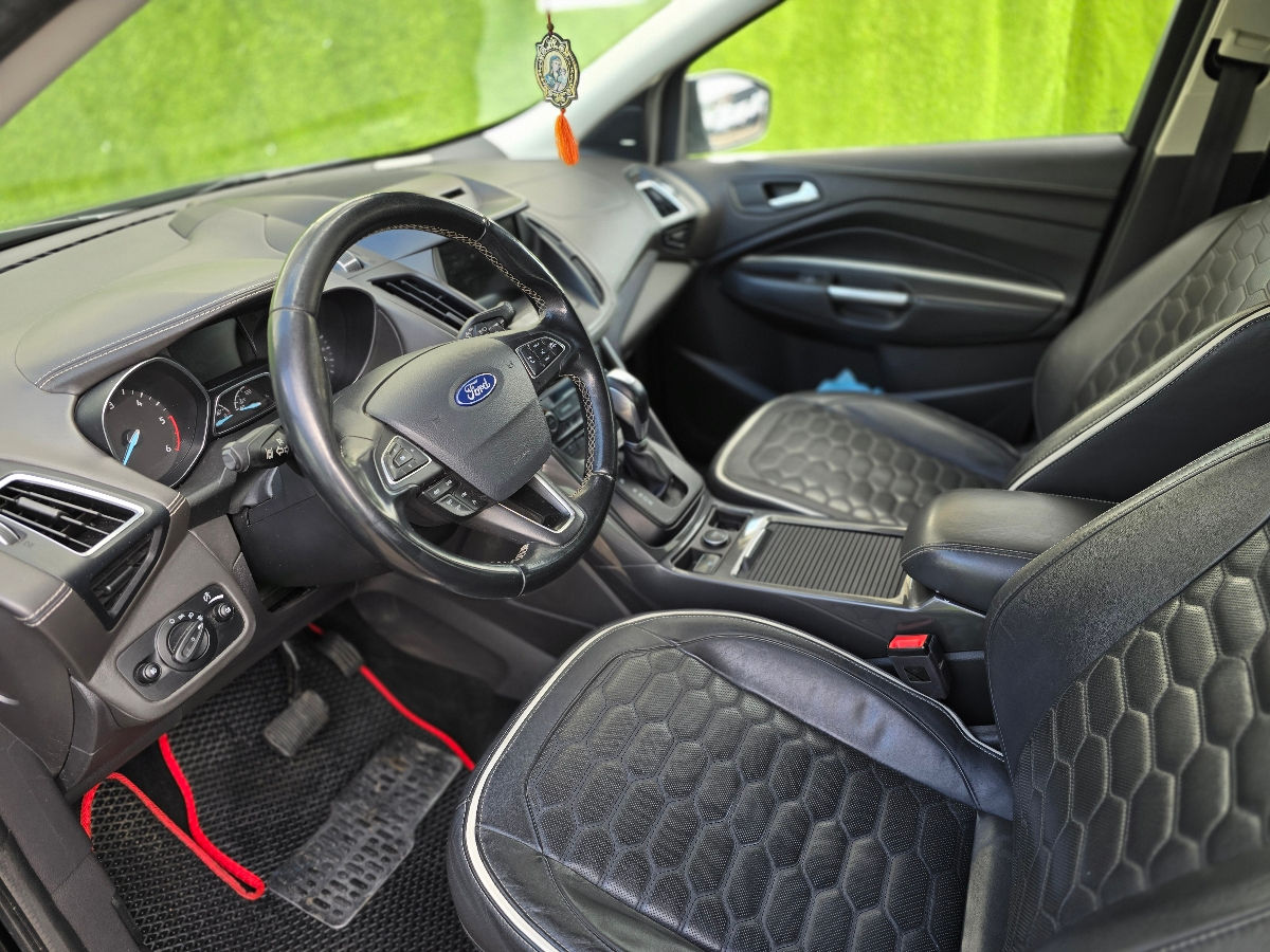 Ford Kuga foto 10