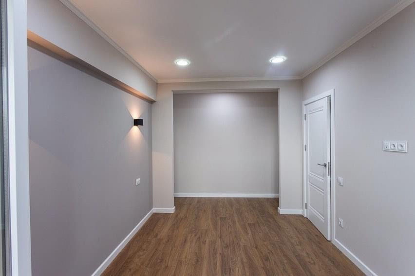 Instalare laminat si plintus . Pret accesibil,lucru calitativ. foto 4