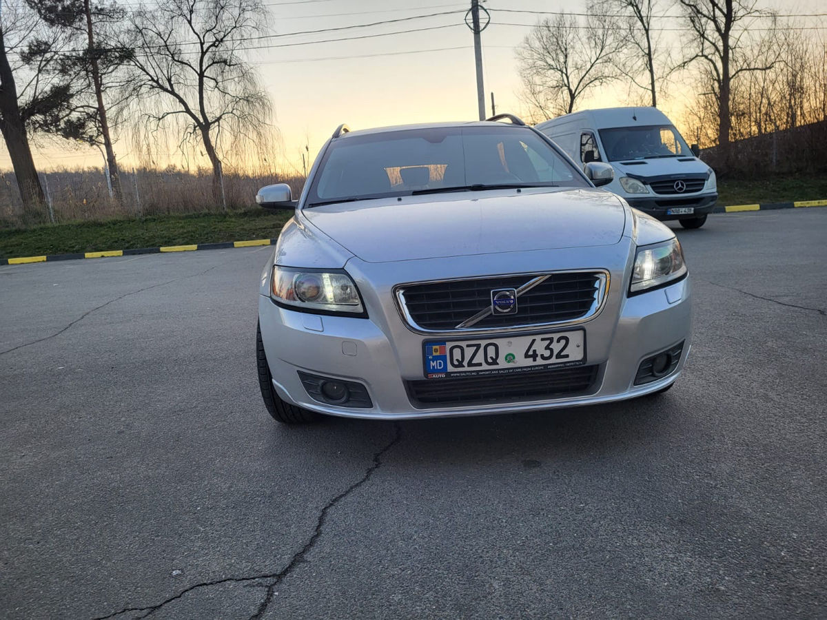 Volvo V50 foto 0