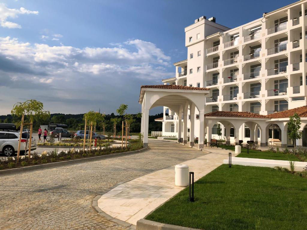Din 31 mai vacanta de vis in Bulgaria hotel ,,Sunrise Blue Magic Resort (4*)"de la Emirat Travel foto 1