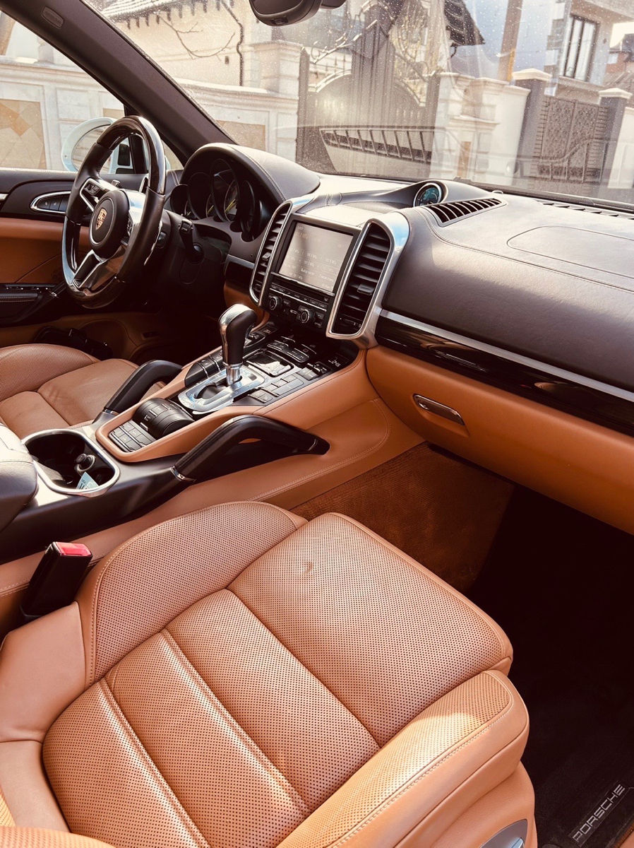 Porsche Cayenne foto 2
