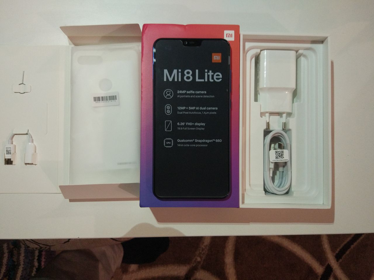 Продам новый суб-флагман Xiaomi Mi 8 Lite (4/64GB) 24 мегапикселей. Aurora  Blue цвет. Запечатанный!