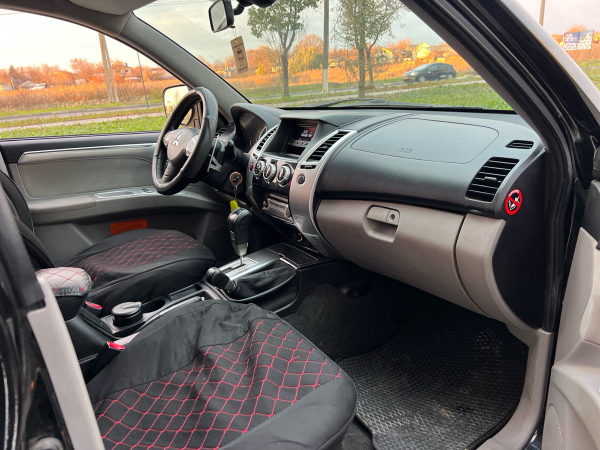 Mitsubishi Pajero Sport foto 17