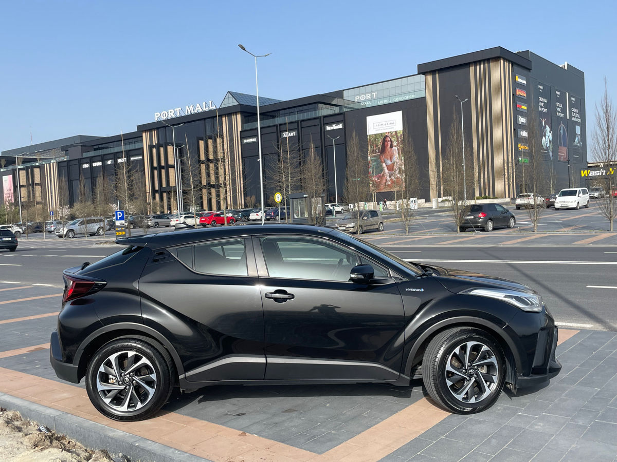 Toyota C-HR foto 1