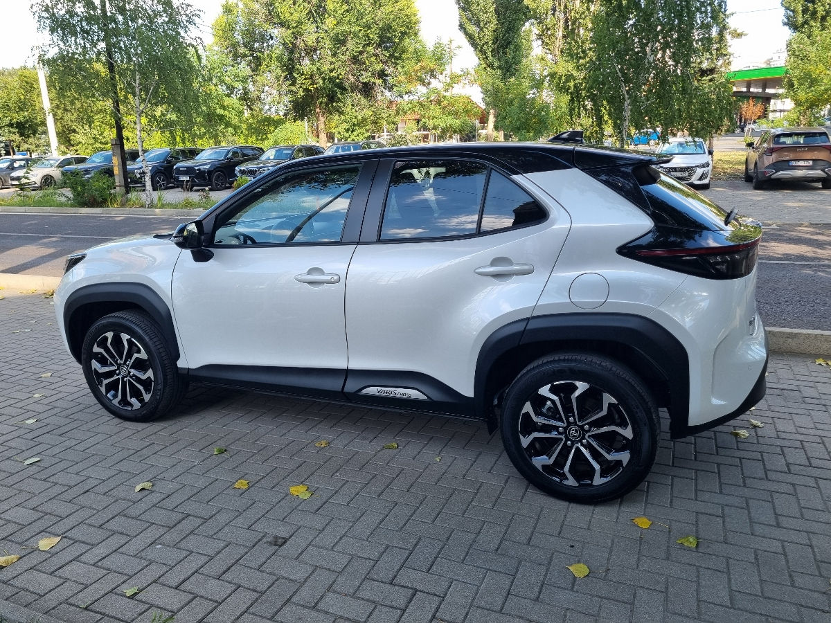 Toyota Yaris Cross 2023 photo 8