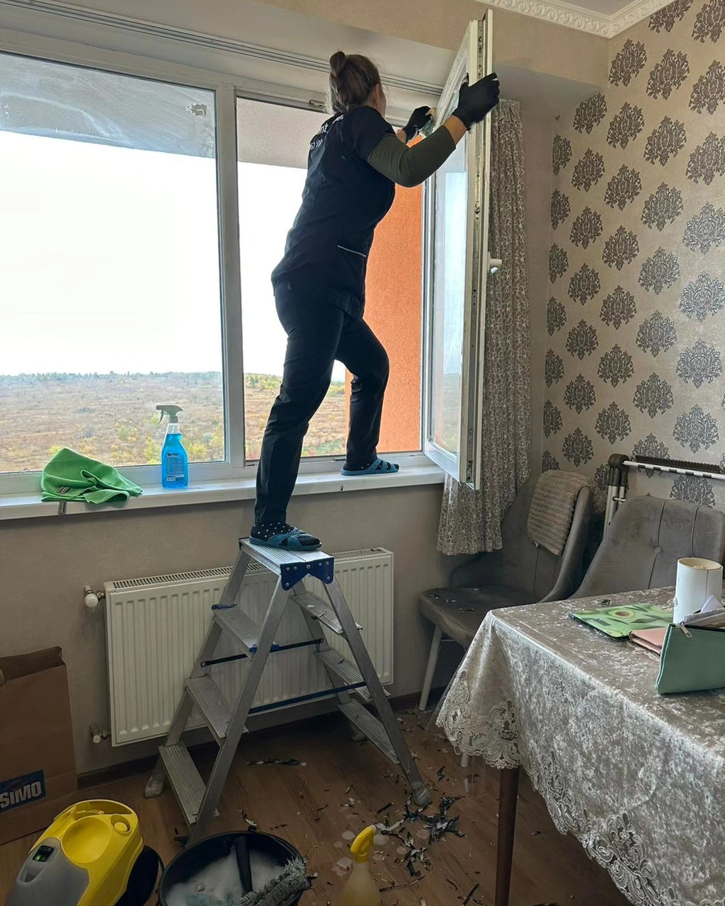 Curatarea geamurilor si a suprafetelor vitrate foto 2