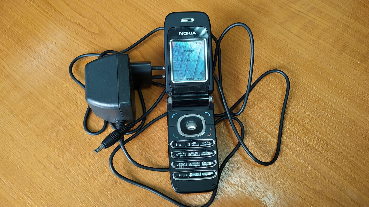 Nokia 6060 рабочий с зарядкой