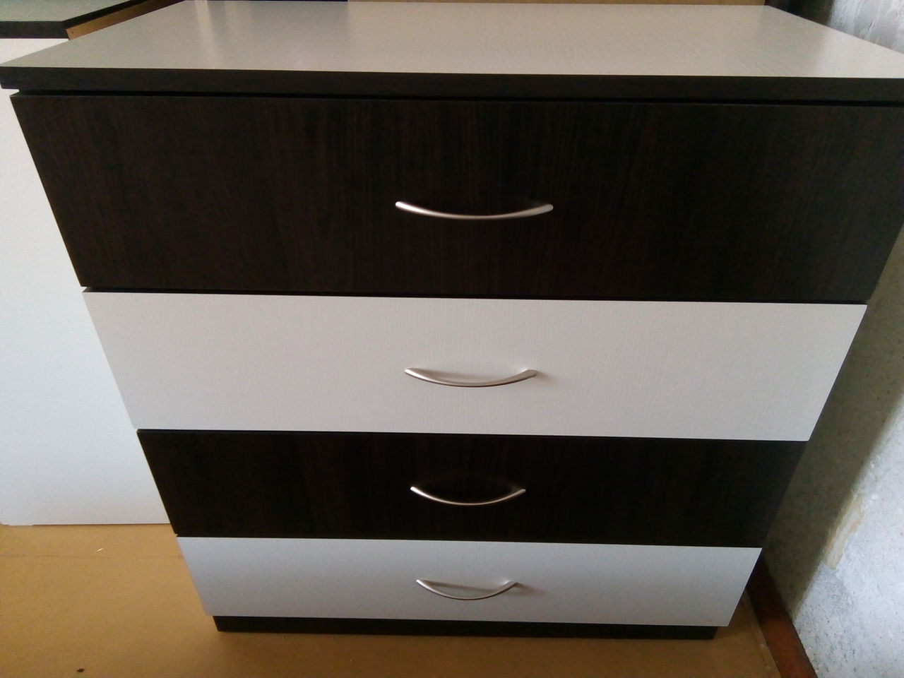 Комоды и шкафы разные новые