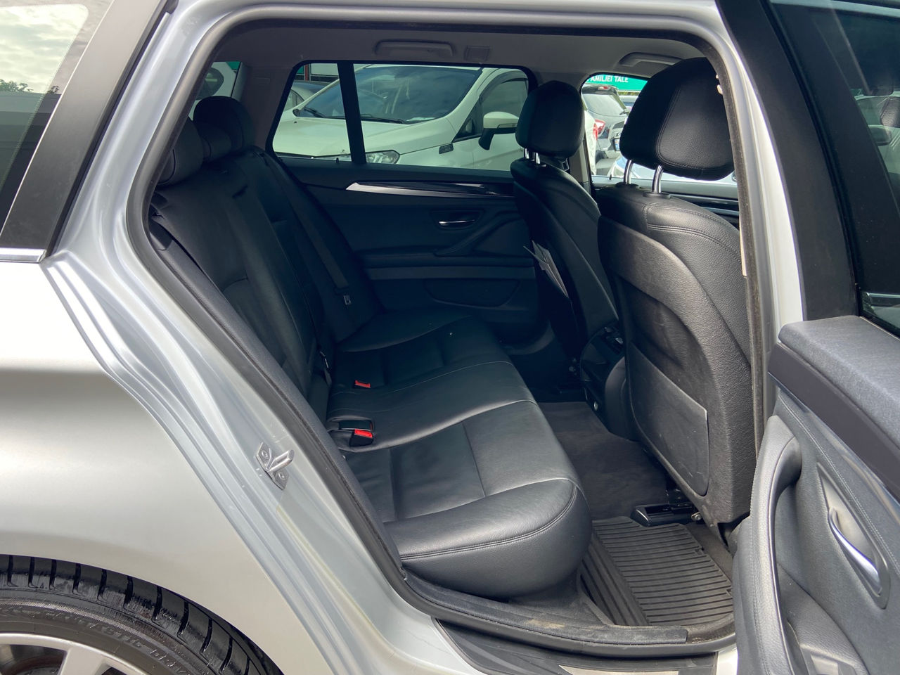 BMW 5 Series foto 16