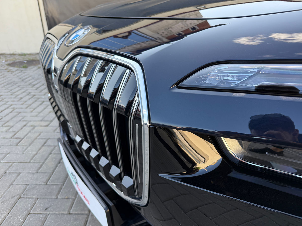 BMW 7 Series foto 7
