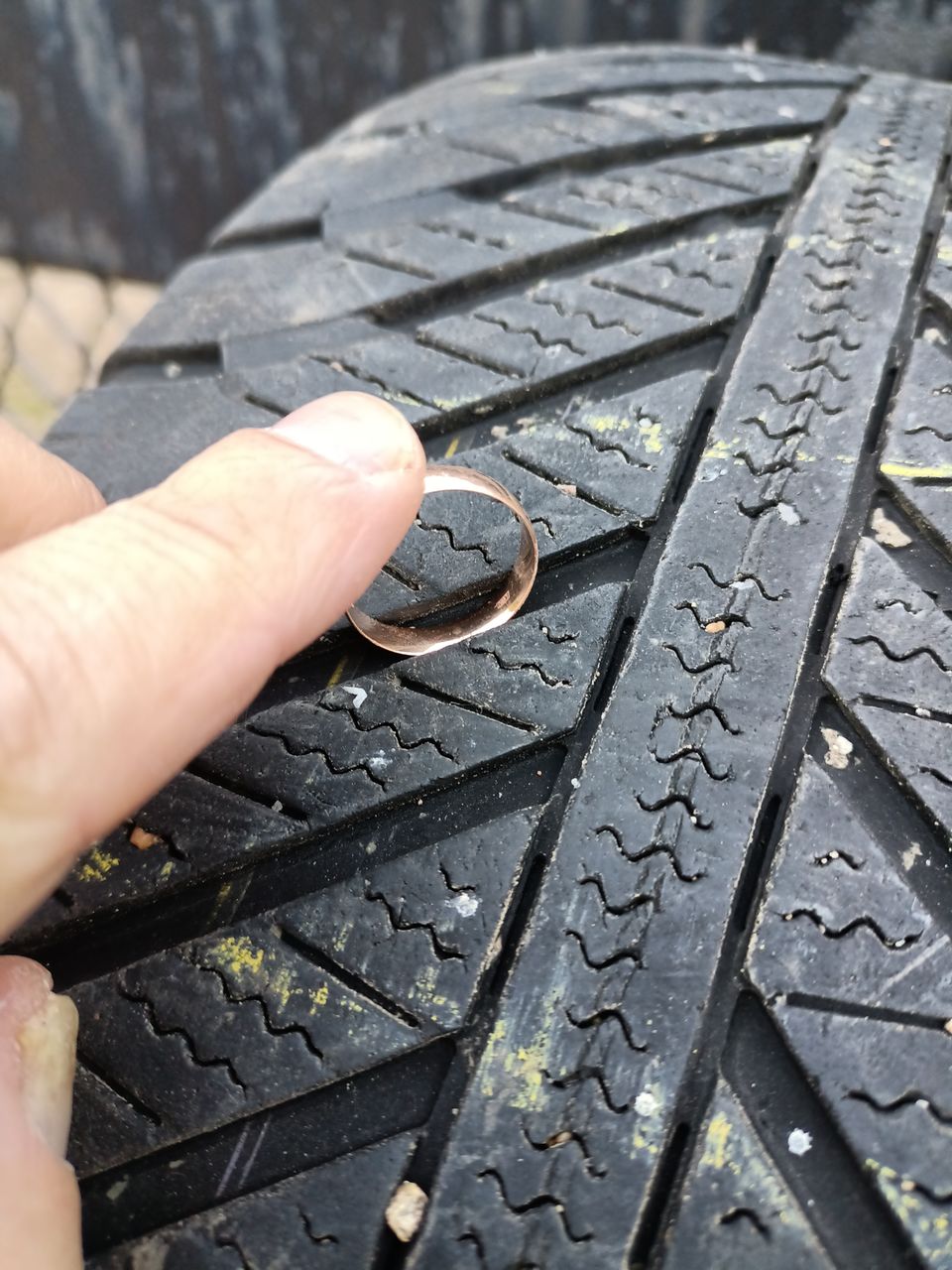 Шины зимние 225/55 R17