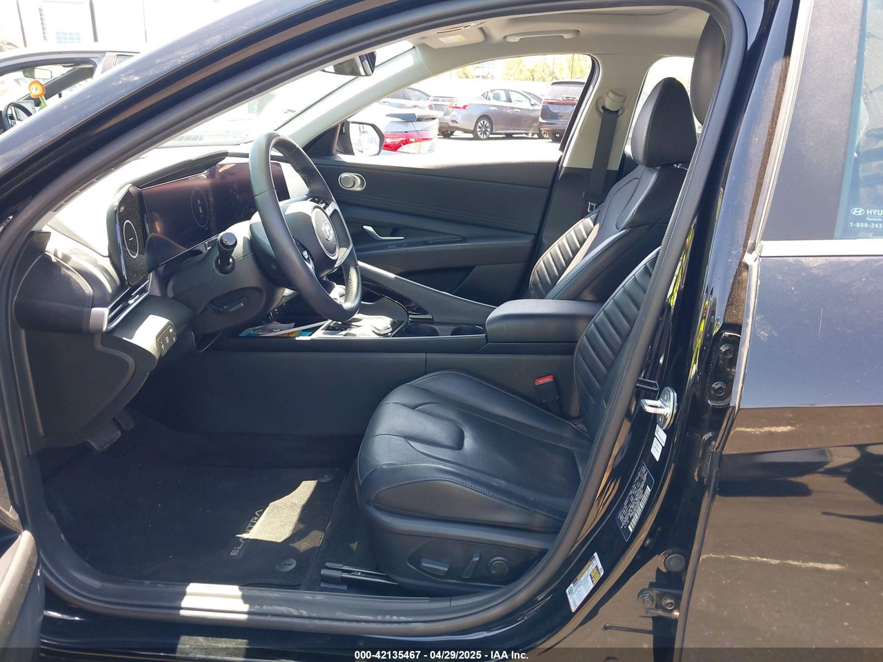 Hyundai Elantra фото 11