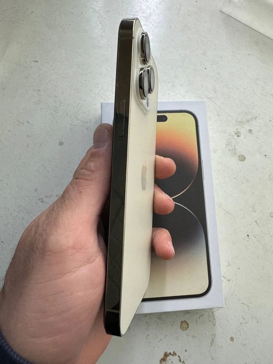 IPhone 14 Pro gold  foto 3