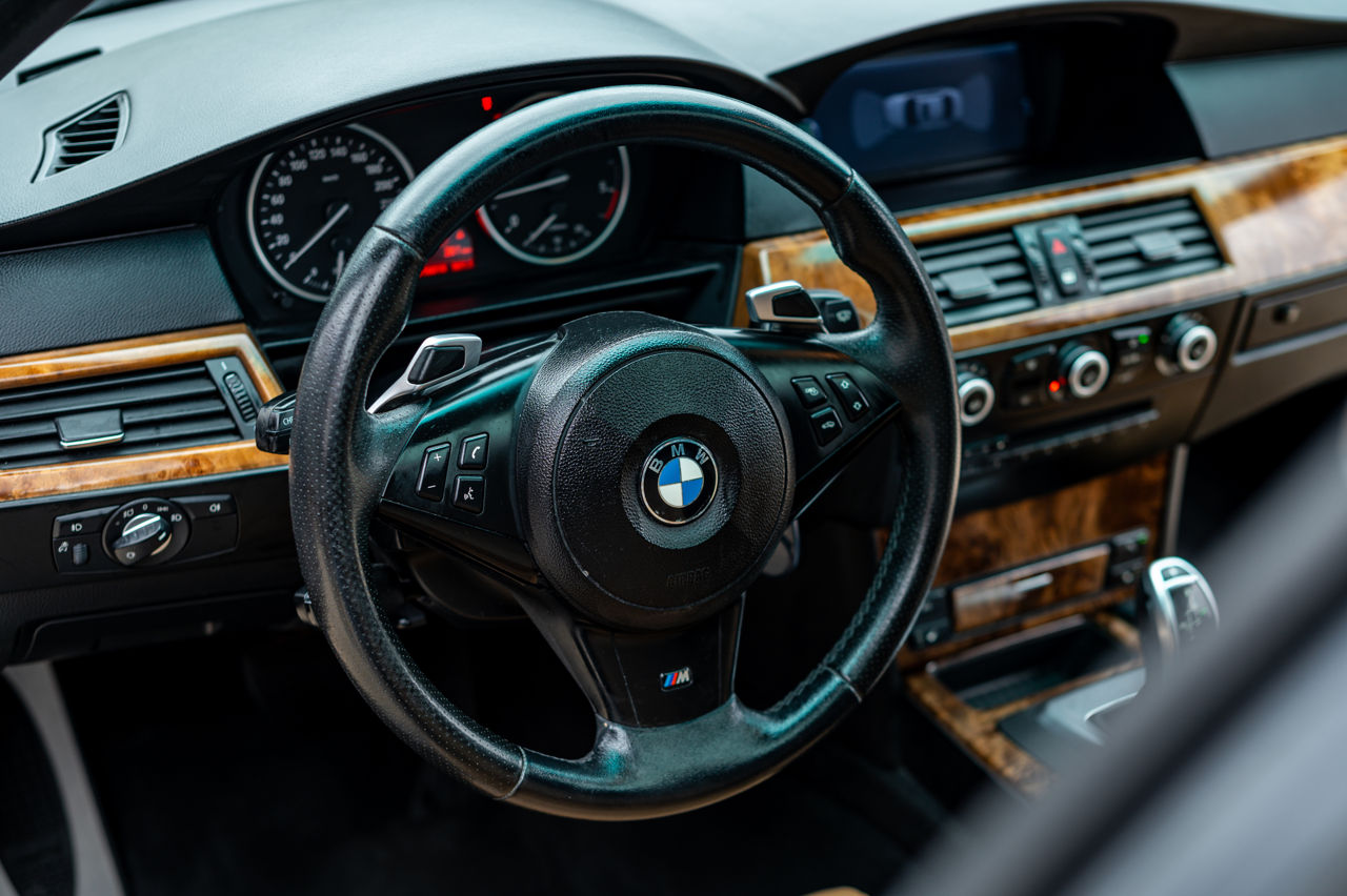 BMW 5 Series foto 7