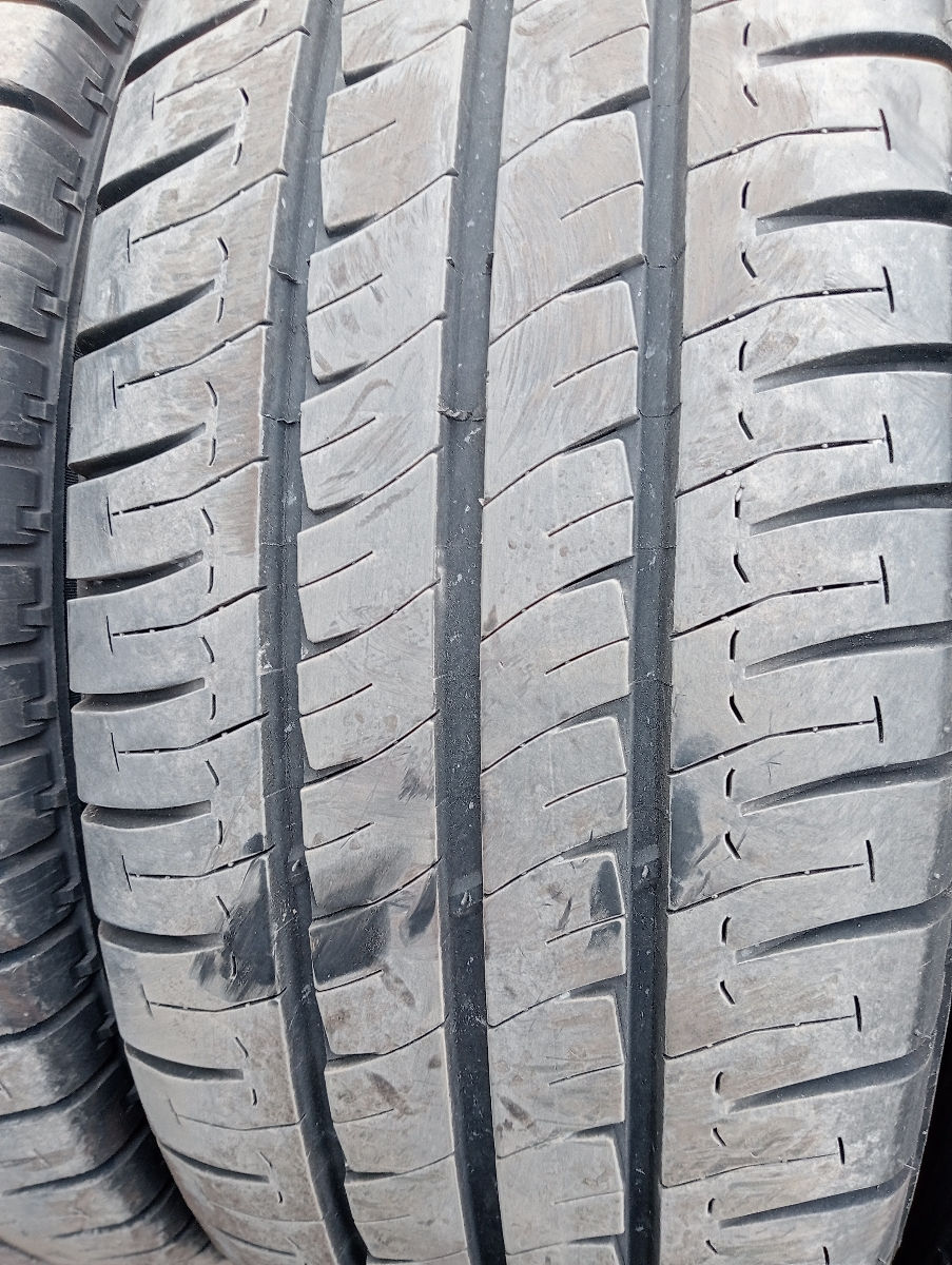 235 65 R16C Michelin Agilis de vara  foto 3