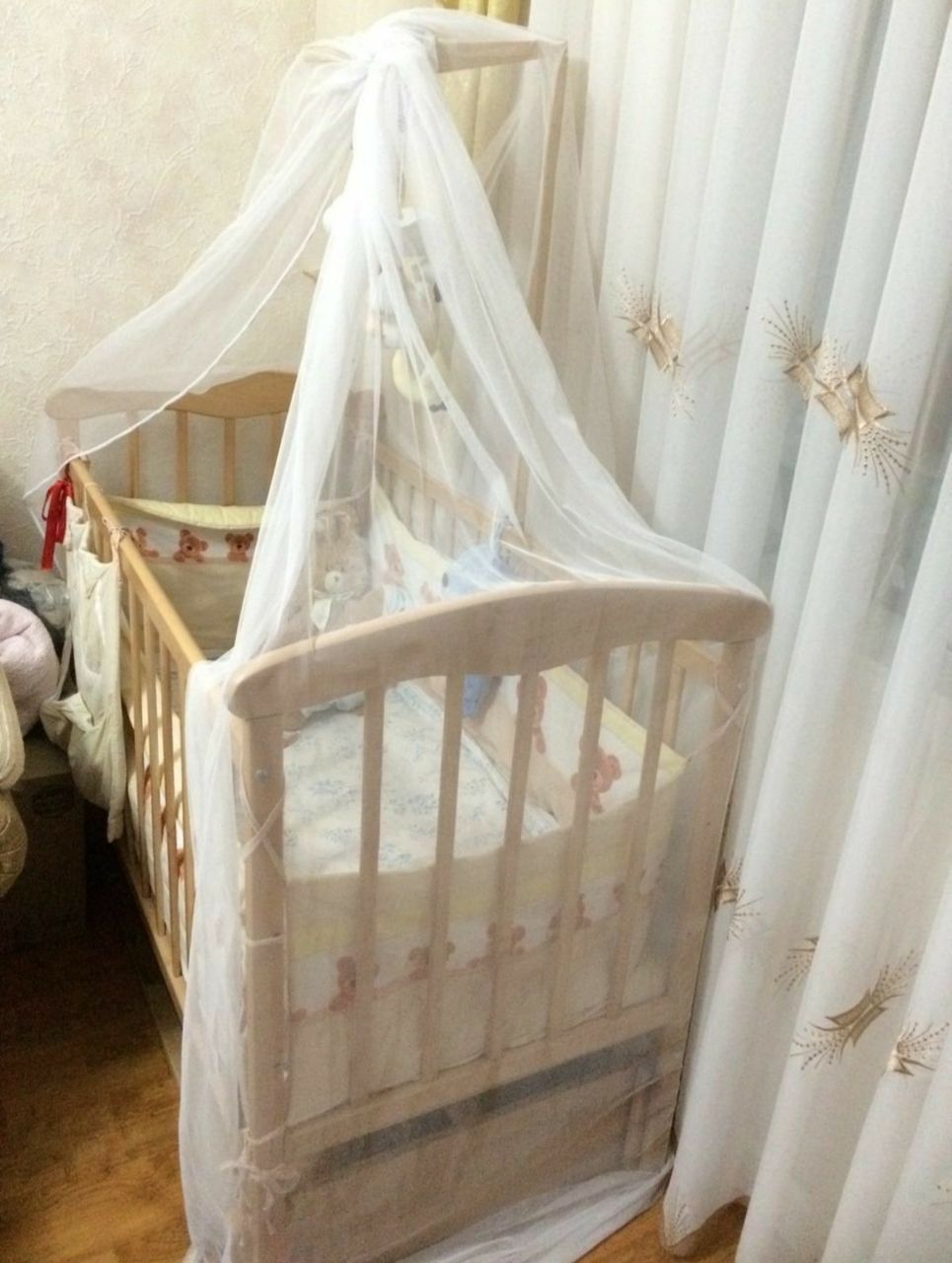 Продам детскую кроватку-качалку в хорошем состоянии.
