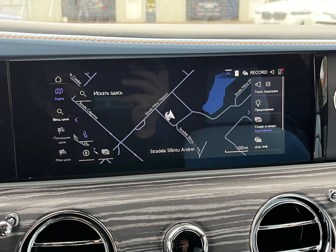 Rolls-Royce Spectre foto 11