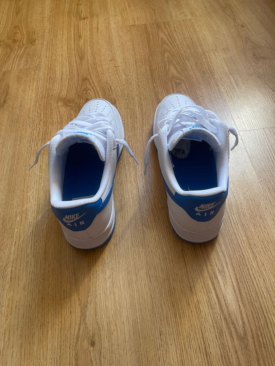 Nike Air Force 1 White and Blue foto 1