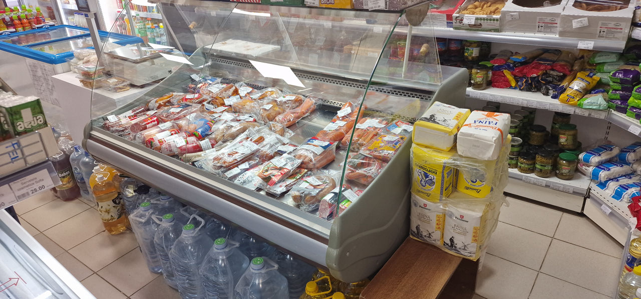 Se vinde frigidere, vitrine,  masa de marcaj.  Toate in stare ideală.  foto 8