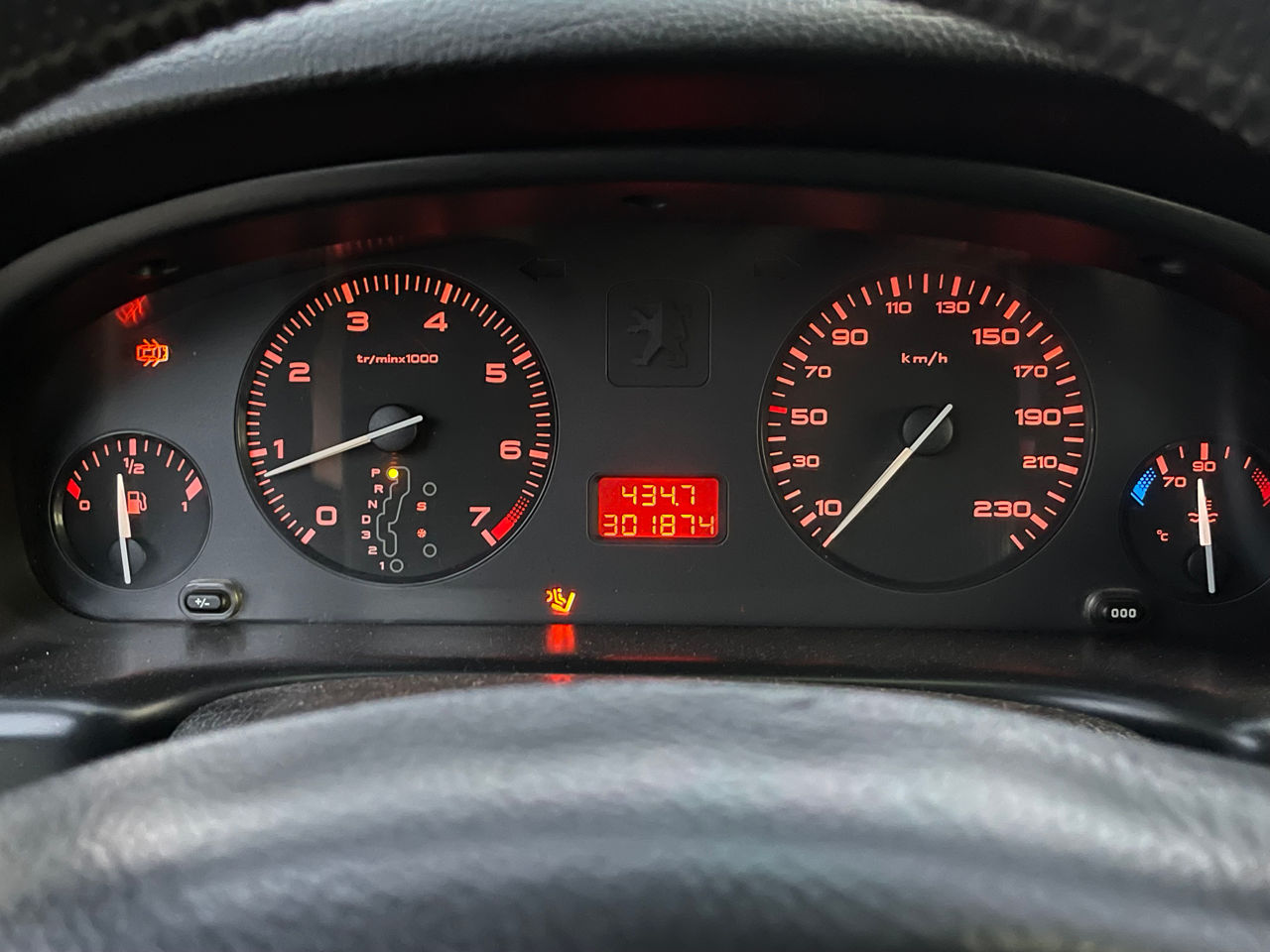 Peugeot 406 фото 10