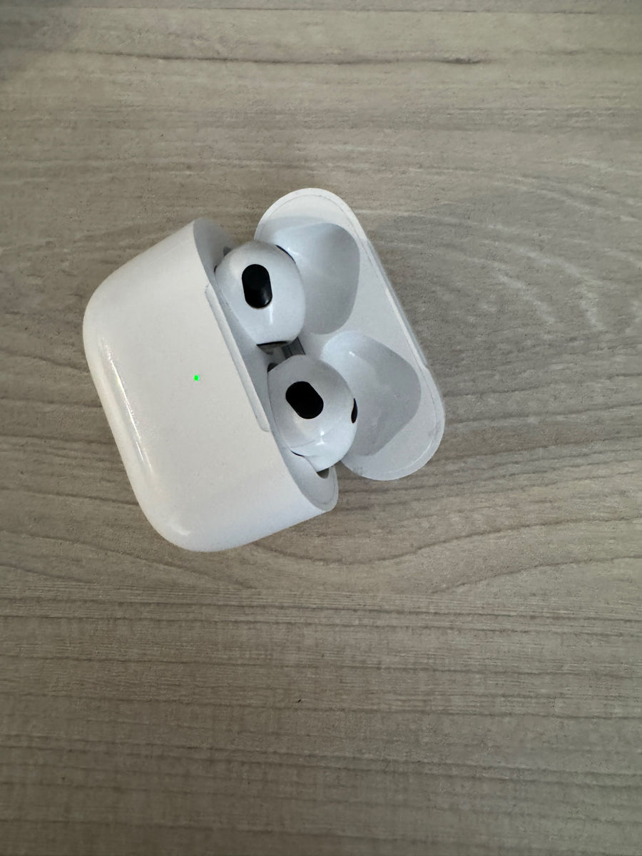 AirPods 3 фото 1