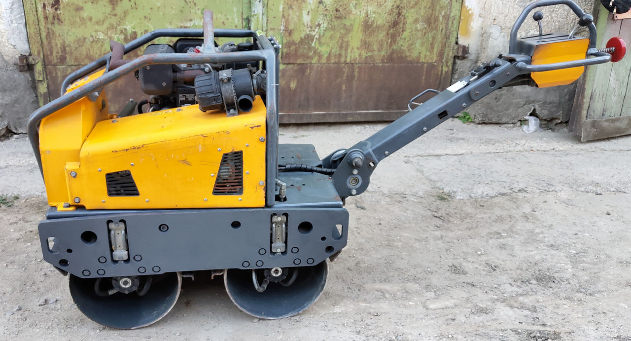 Rulou Compactor Belle TDX650A (Каток) foto 0