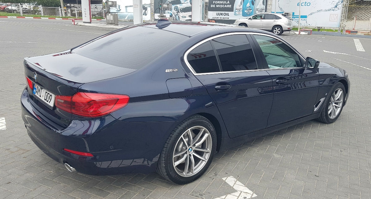 BMW 5 Series foto 2