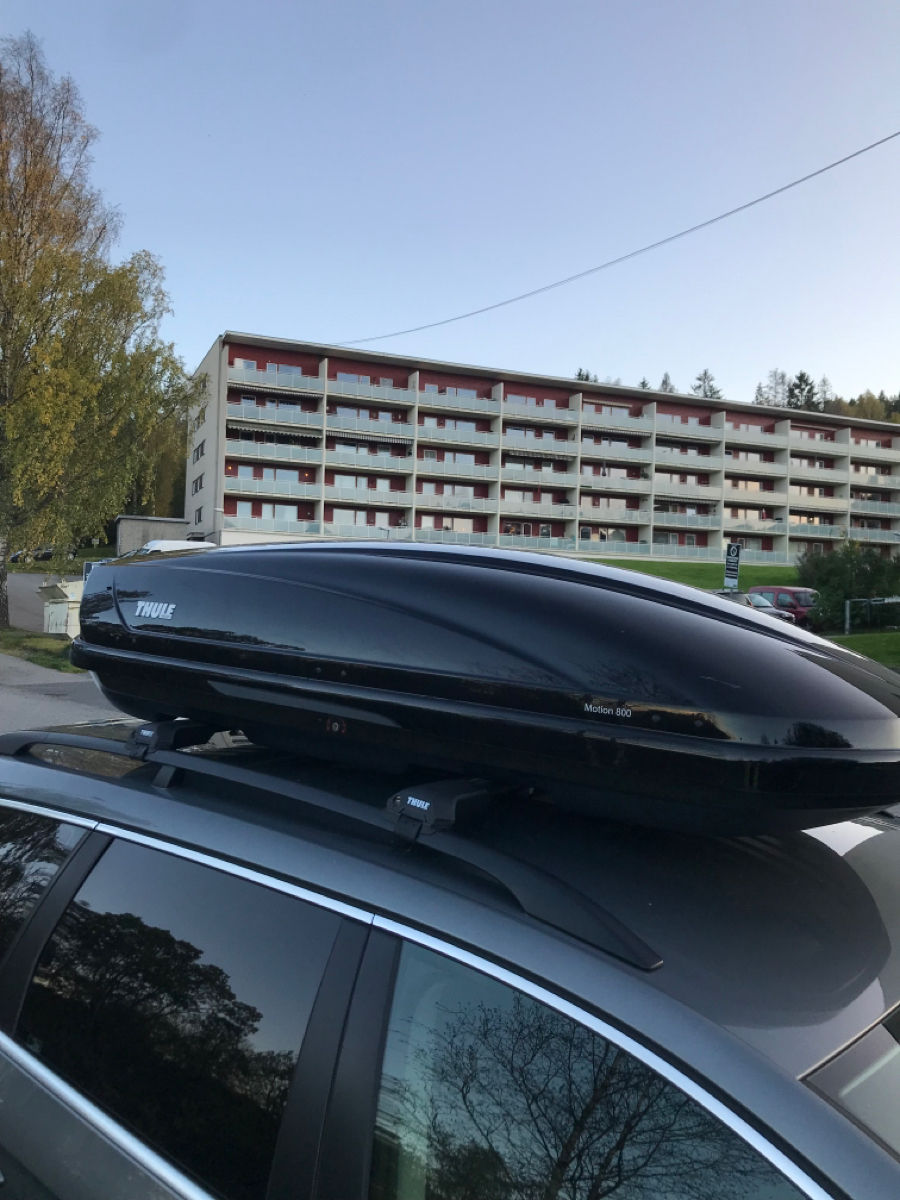 Thule Motion 800 Black Glossy 460l