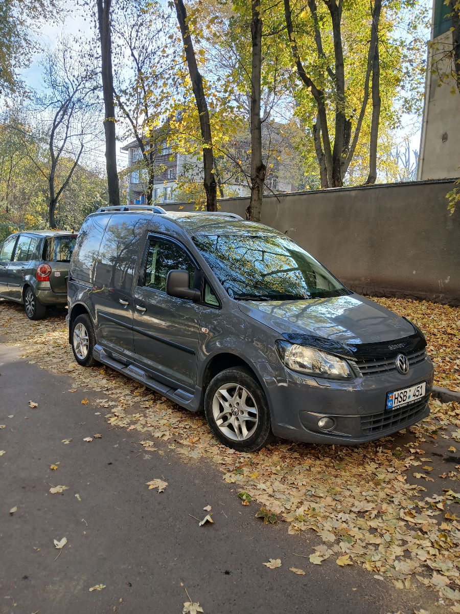 Volkswagen Caddy an. 2012 cu rulaj 264000 km, Diesel, 6300 €