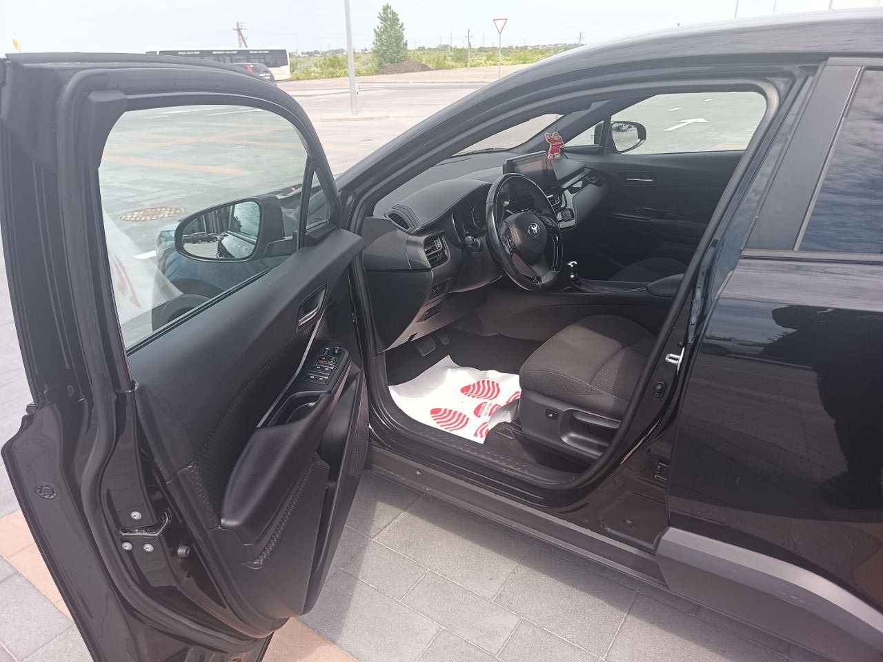 Toyota C-HR фото 6