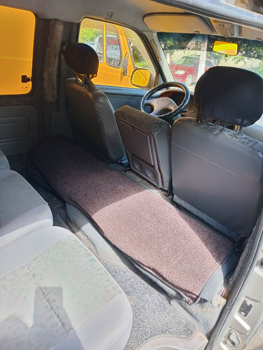 KIA Pregio foto 6