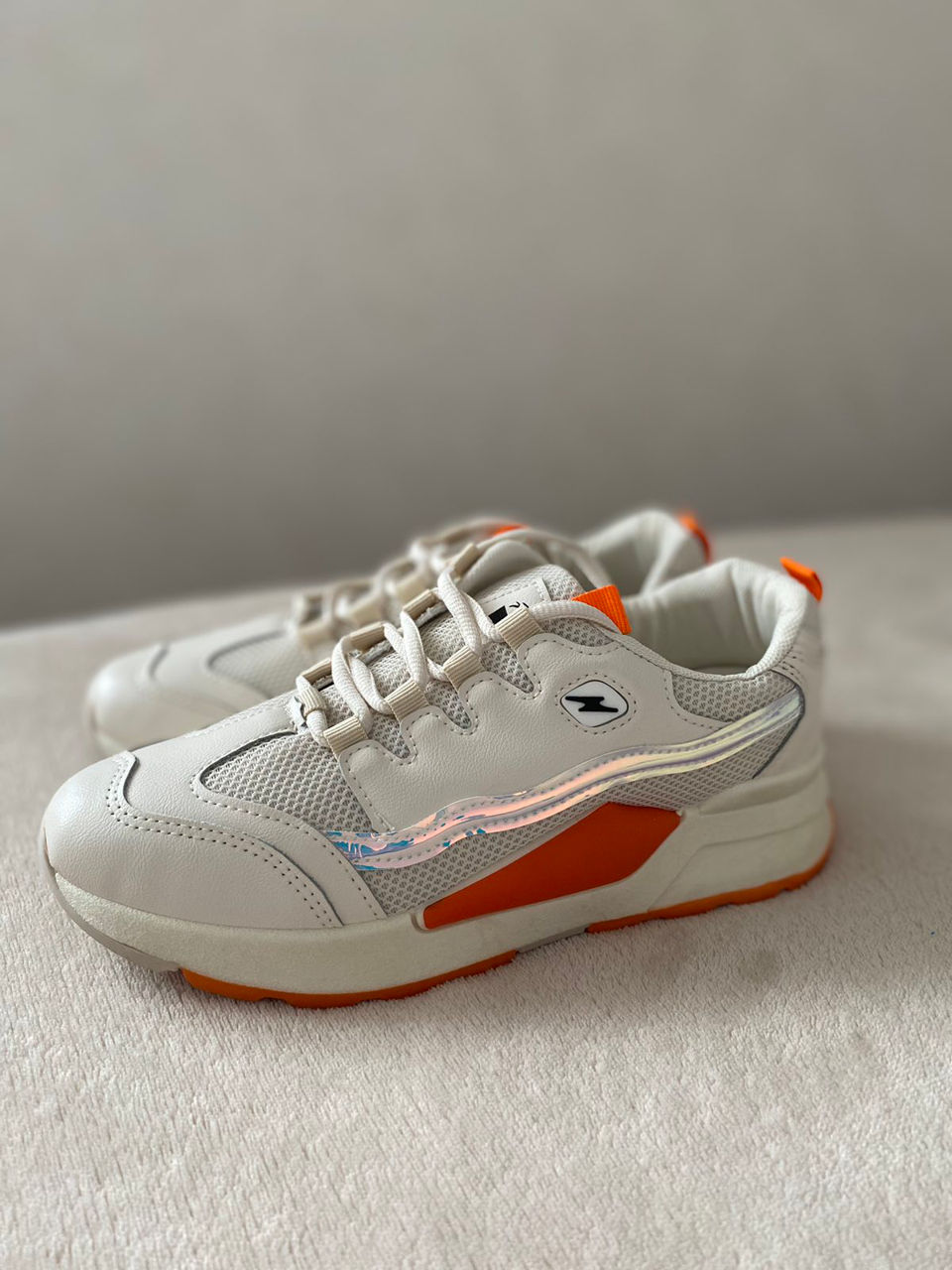 Кроссовки 36,37,38,39