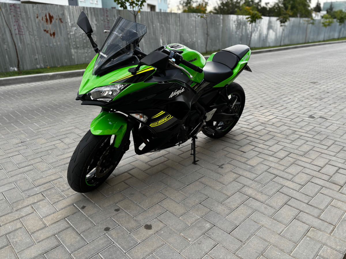 Kawasaki Ninja 650 foto 1