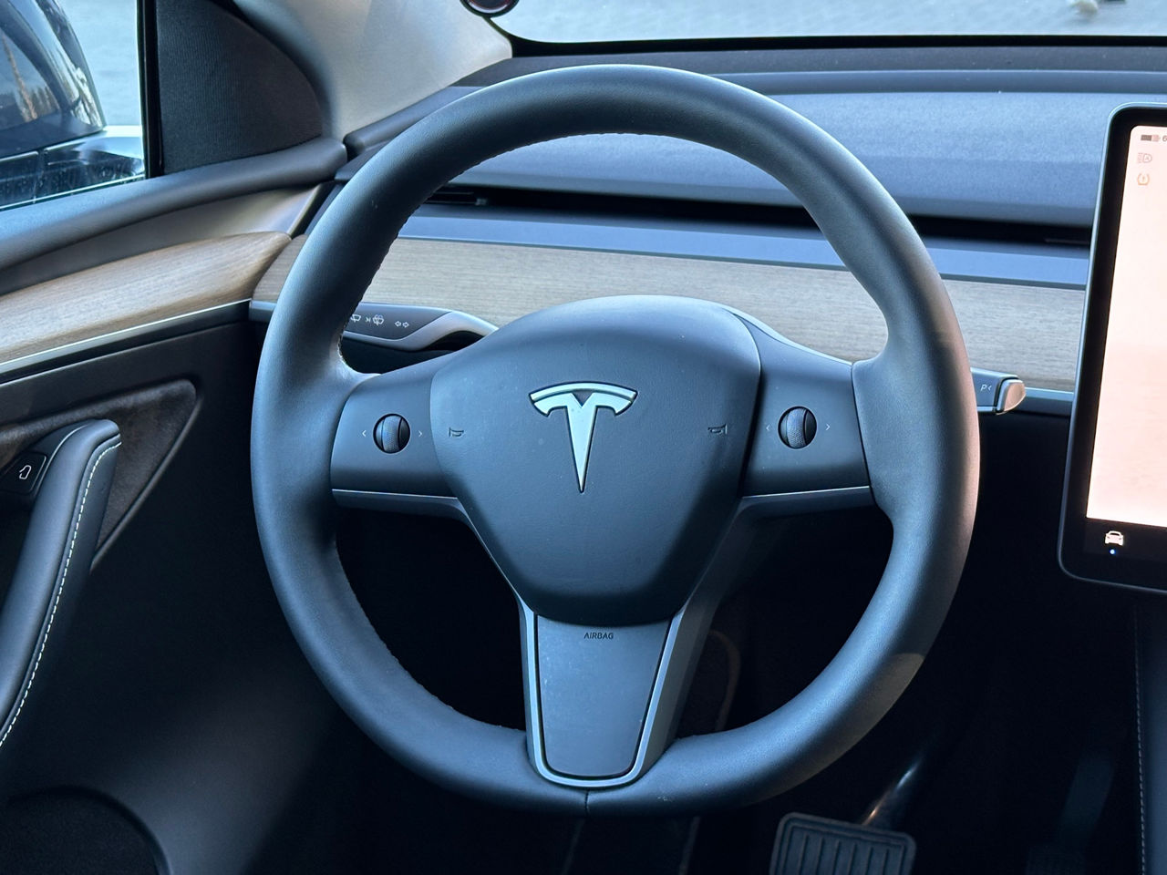 Tesla Model Y foto 8