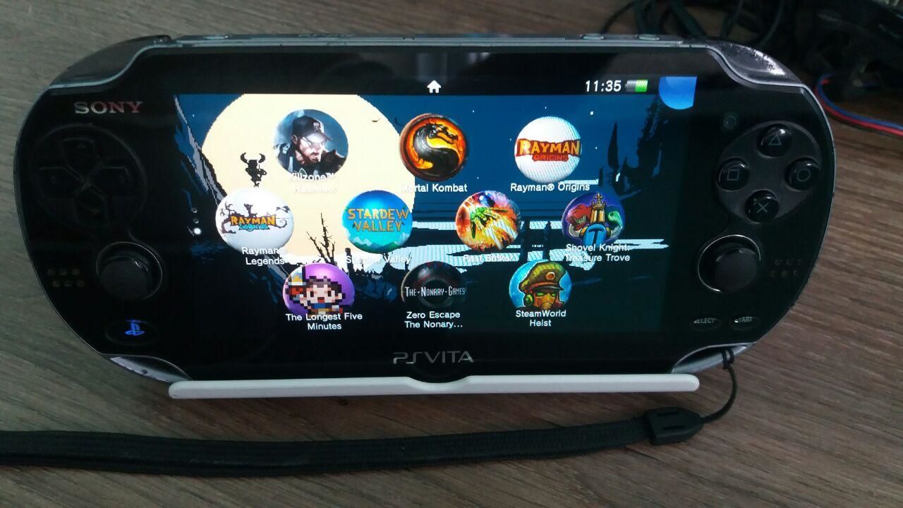 PS Vita прошитая + SD2Vita + 16Gb