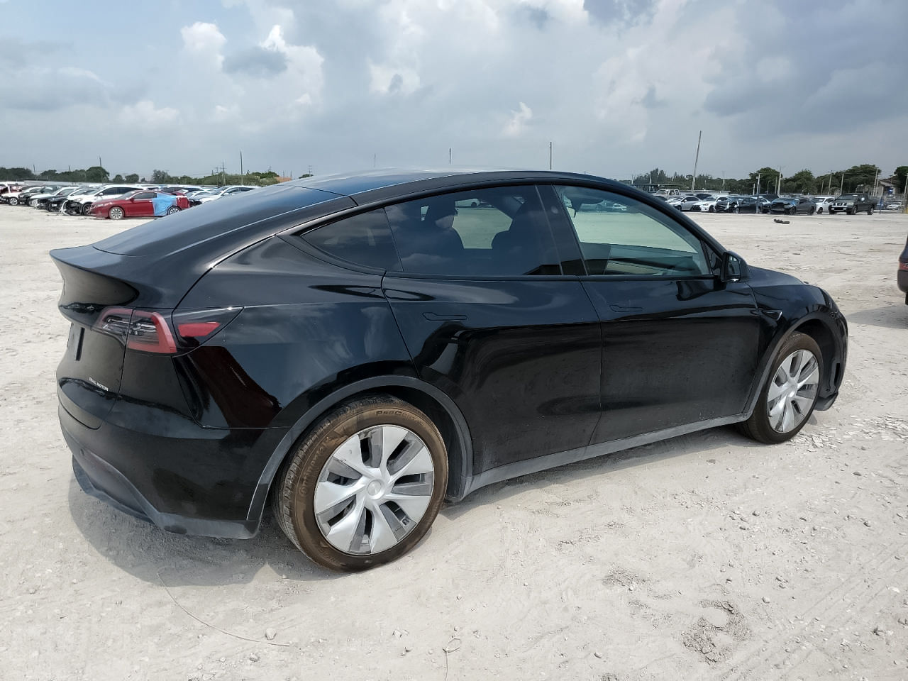 Tesla Model Y foto 4