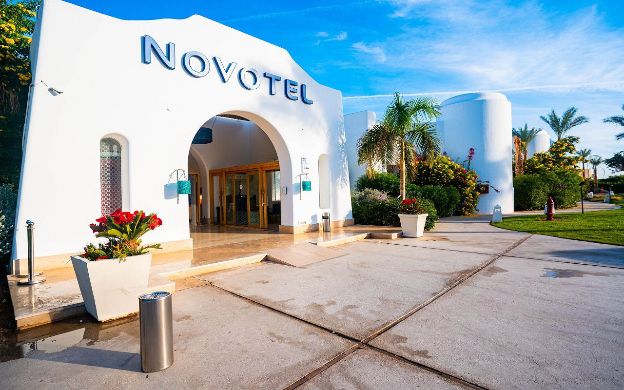 Petrece vacanta in Egypt! Hotelul - " Novotel Beach 5* " zbor pe 15 decembrie 2024!Emirat Travel! foto 5