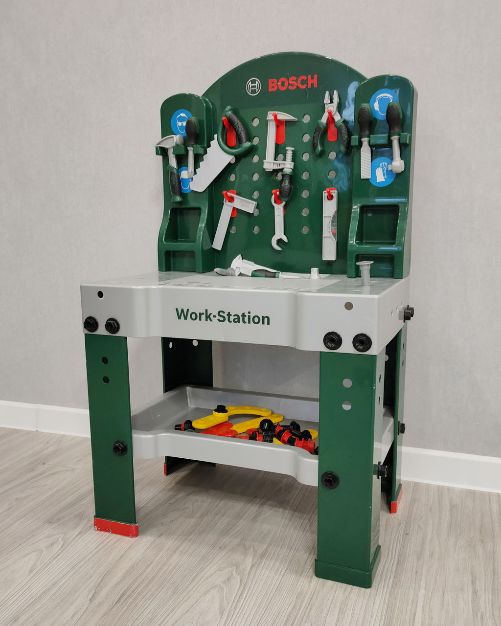 Bosch Toy Work Station - Стол-верстак детский