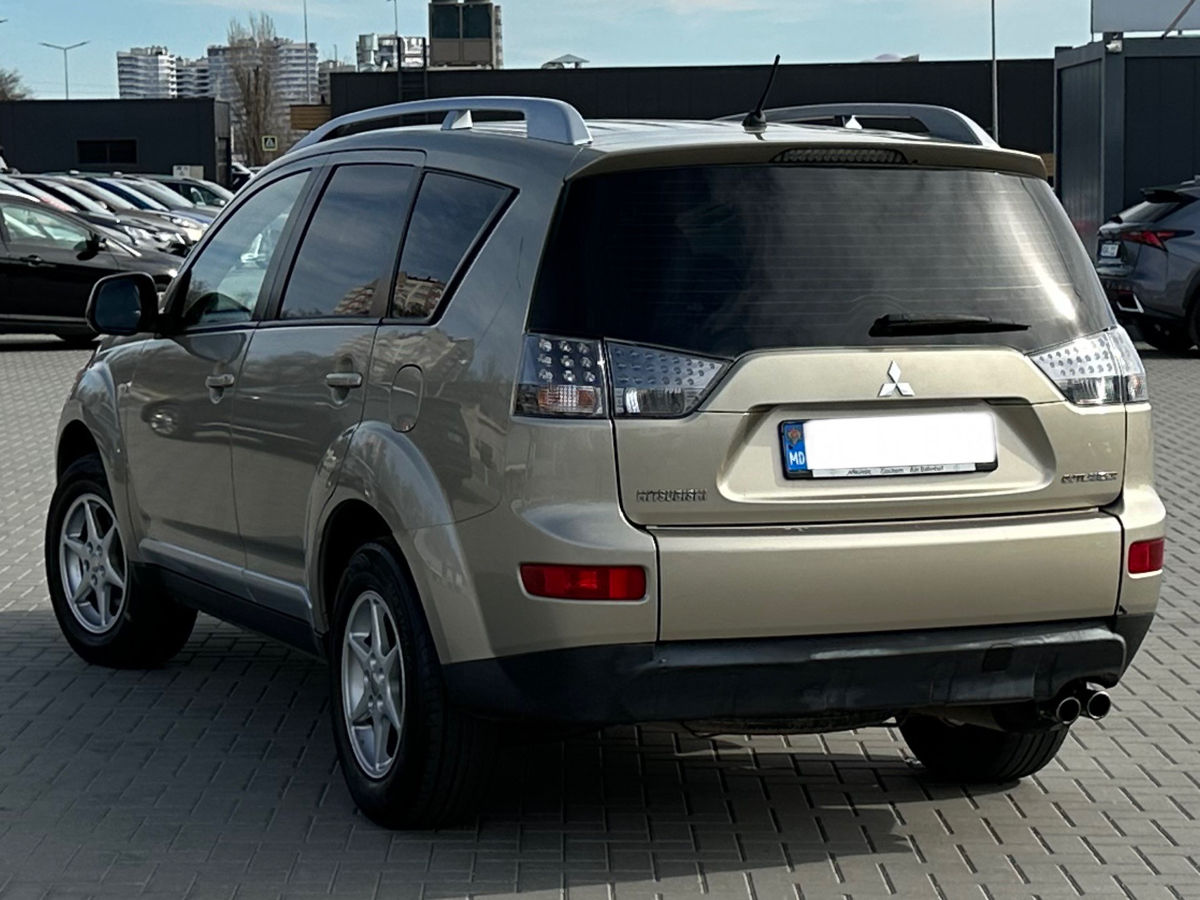 Mitsubishi Outlander foto 6