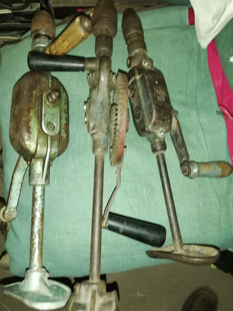 дрели 4 шт 300лей