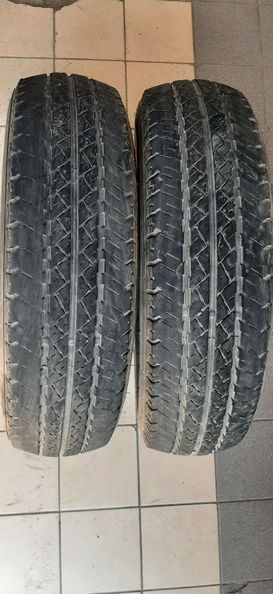 195 75 r16c 2 buc.400 lei ambele.