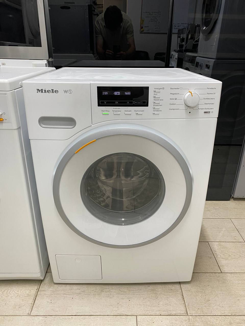 Стиральная машина Miele W1 на 8 кг  фото 4