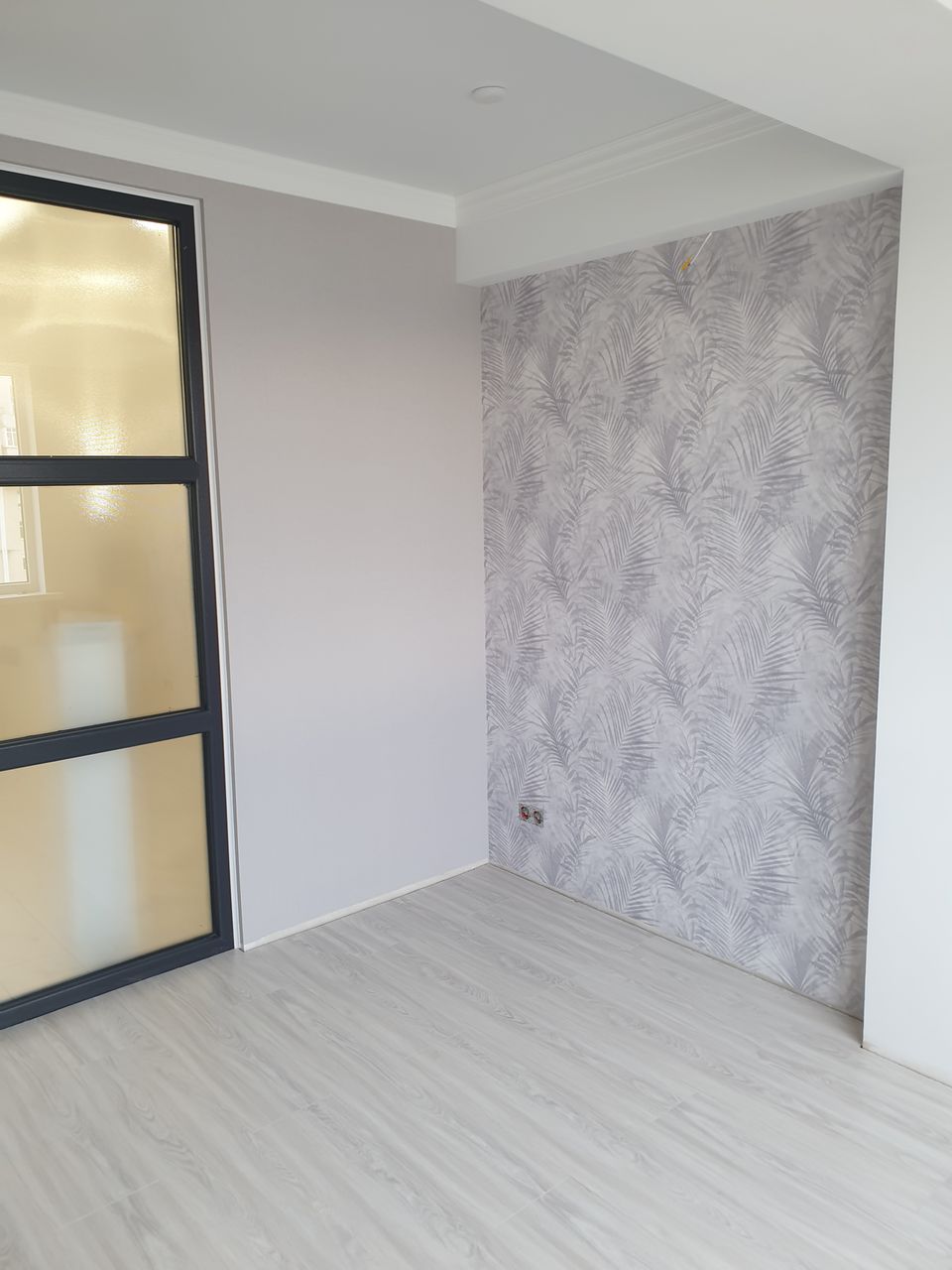 Încleem tapete foto 5