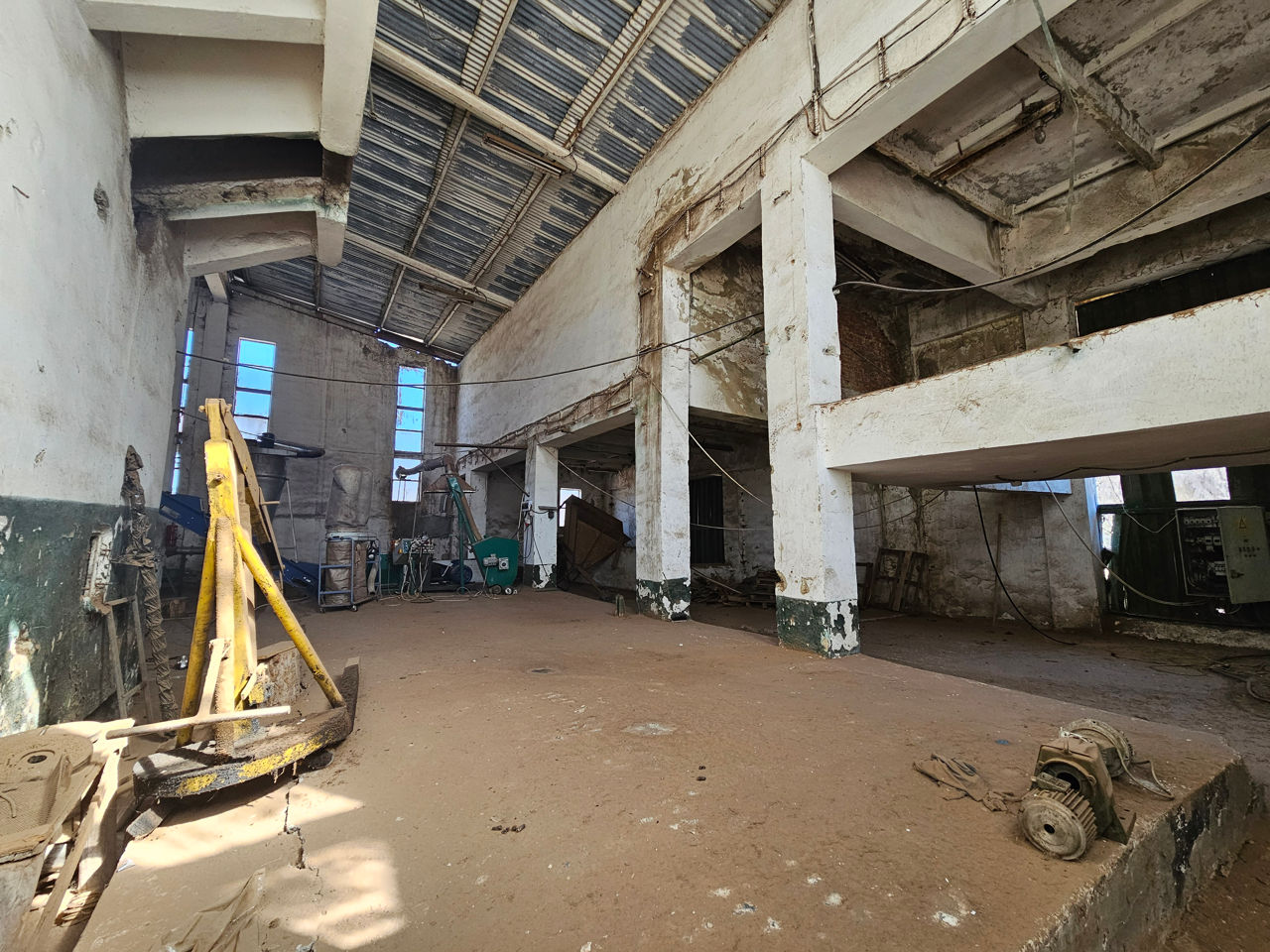 De vânzare hală de producție cu teren și locuință în Vaslui, Muntenii de Jos!  foto 3