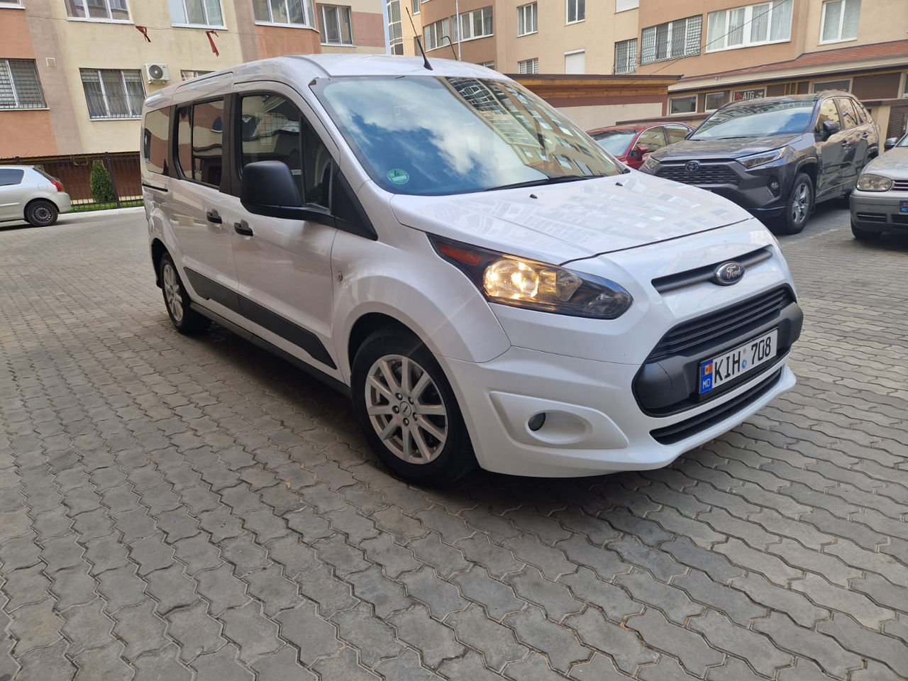 Ford Transit Connect foto 1