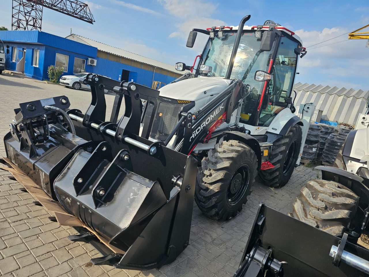 Buldoexcavator Hidromek 102B Supra K4 nou!!! Distribuitor Oficial in Moldova! foto 0