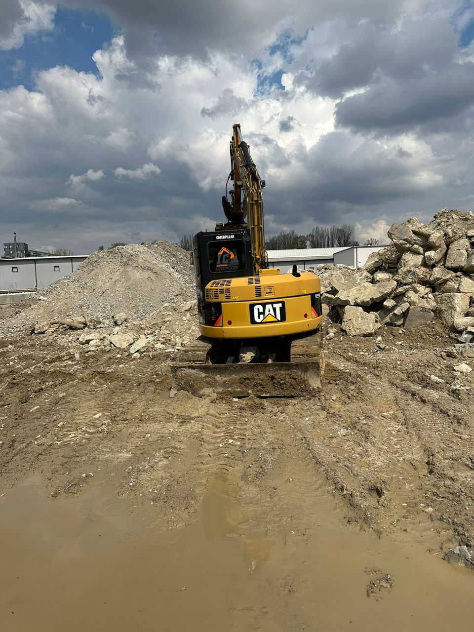 Lucrări de excavare,  terasament, compactare, incarcare, transportarea pamantului. foto 4
