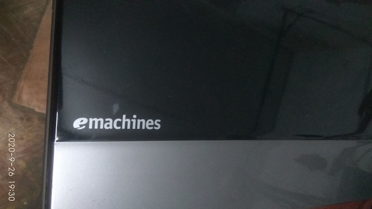 продам в Кагуле ноутбук eMachines встроенной веб-камеры в нём нет камеру даём отдельно не встроенную foto 3