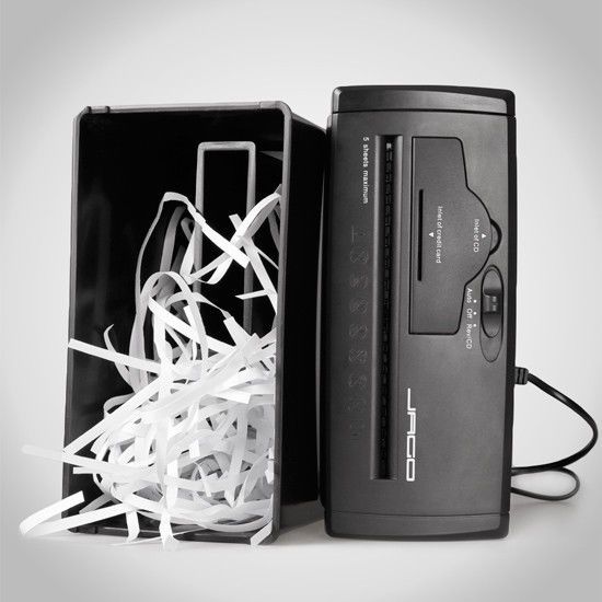 Измельчитель бумаги, шредер. Concasor de hârtie, taietor, tocător.