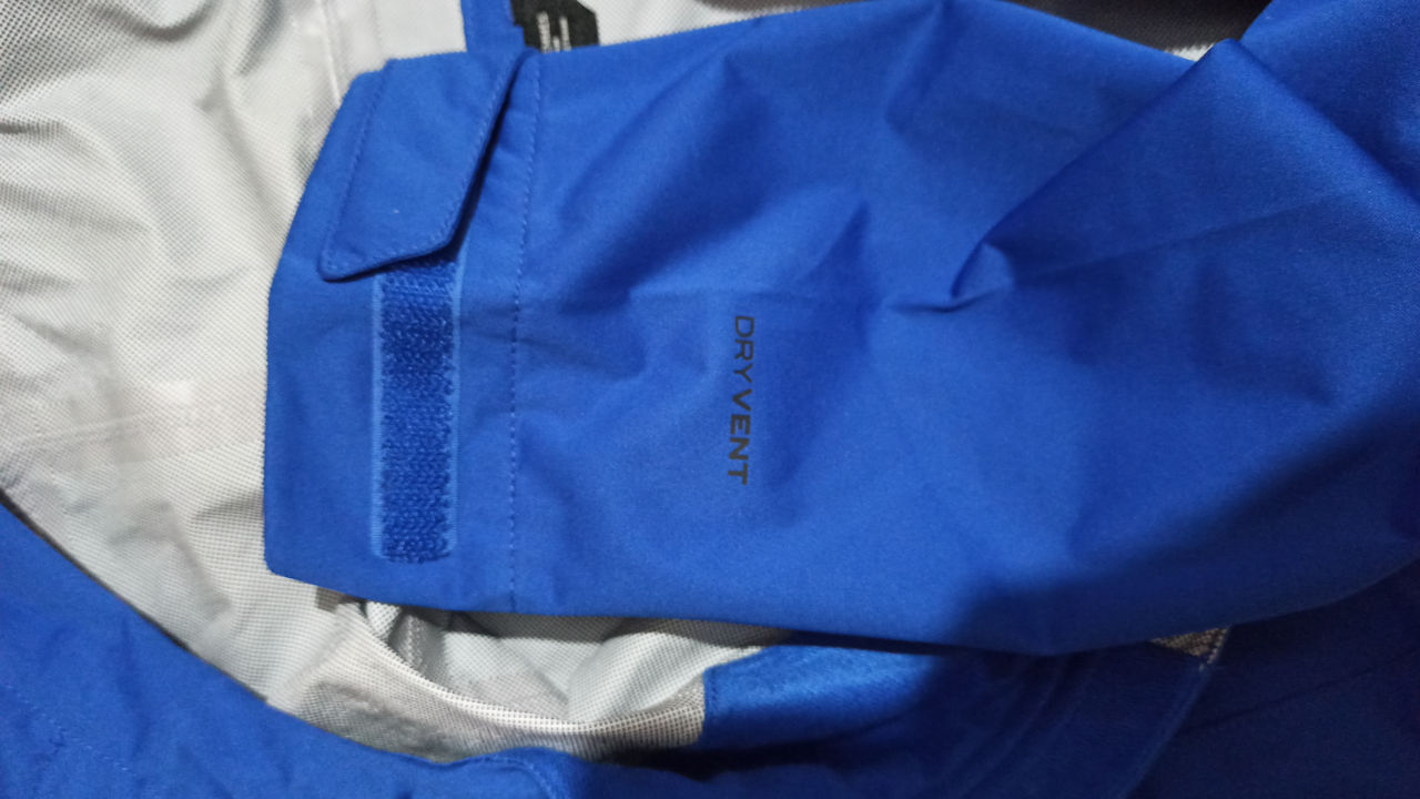 Куртка женская The North Face оригинал из США, размер  М. ( маломерит больше похожа на S, полу обхва фото 5